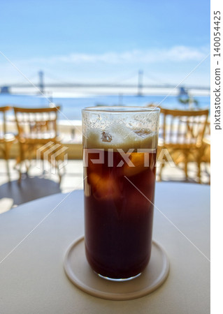 Ice Americano coffee with Gwangan bridge view, Busan Ice Americano coffee with Gwangan bridge view, Busan 140054425