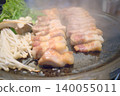 Enjoy authentic Korean samgyeopsal, enveloped in fragrant steam. 140055011