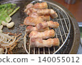 With its fragrant, crispy exterior and juicy flavor, this is authentic Korean samgyeopsal. 140055012