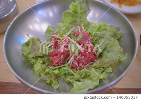 Authentic Korean flavor, exquisite yukhoe with glistening fresh lean meat. 140055017