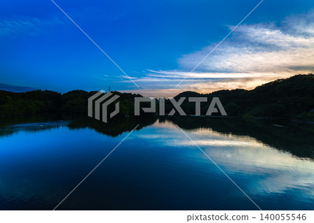 努諾梅水壩初夏景色:美麗的日落倒映在水面上(第三部分) 努諾梅水壩初夏景色:美麗的日落倒映在水面上(第三部分) 140055546