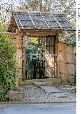 京都,東山腳下的幕津原:景庵:久栗門(平安時代後期詩人僧侶西行法師逝世之地) 京都,東山腳下的幕津原:景庵:久栗門(平安時代後期詩人僧侶西行法師逝世之地) 140056124