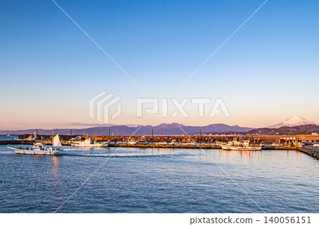 Mount Fuji from Hiratsuka Beach 140056151