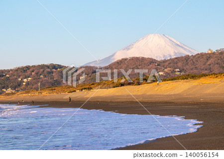 從平塚海灘眺望富士山 140056154