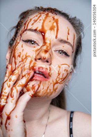 Portrait of a cute woman Portrait of a cute woman 140056304