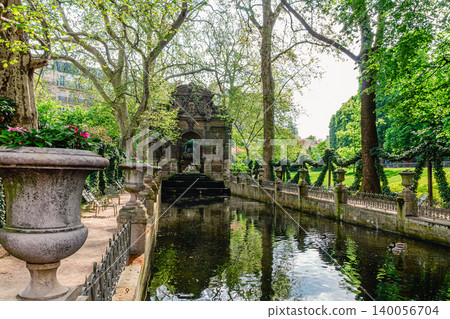 Medici Fountain in the Luxembourg Garden, Paris, France 140056704