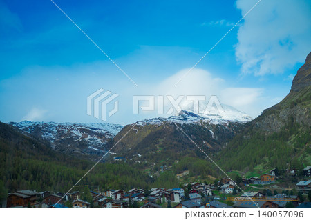 馬特洪峰的壯麗景色 馬特洪峰的壯麗景色 140057096