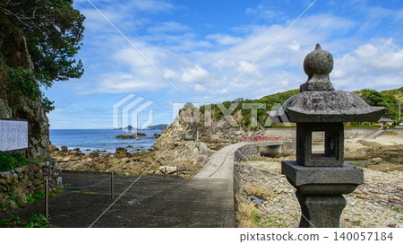 Sunny day at Esusaki Beach, Wakayama Prefecture Sunny day at Esusaki Beach, Wakayama Prefecture 140057184