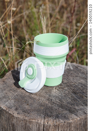 Modern green-white foldable silicone cup 140059210