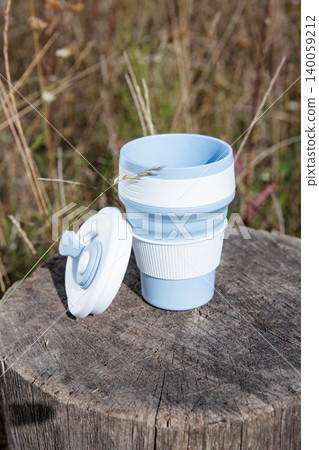 Blue-white foldable silicone cup for drinks Blue-white foldable silicone cup for drinks 140059212