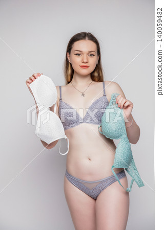 Portrait of a pretty woman 140059482
