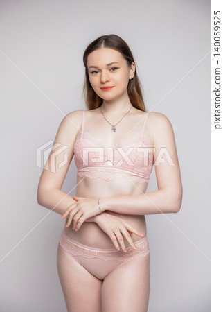 Portrait of a beautiful brunette 140059525