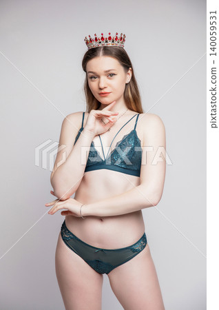 Portrait of a charming woman Portrait of a charming woman 140059531