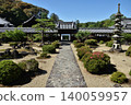 陽光明媚的一天，在興聖寺；從正殿眺望花園（京都府宇治市） 140059957