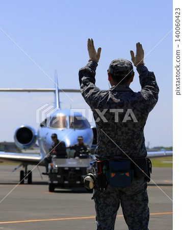 日本航空自衛隊軍官和U-125A 140060423