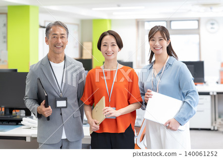 Male and female engineers working in the office 140061252