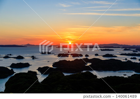Sunset view from Tenkaiho in early summer, Sasebo City, Nagasaki Prefecture Sunset view from Tenkaiho in early summer, Sasebo City, Nagasaki Prefecture 140061489