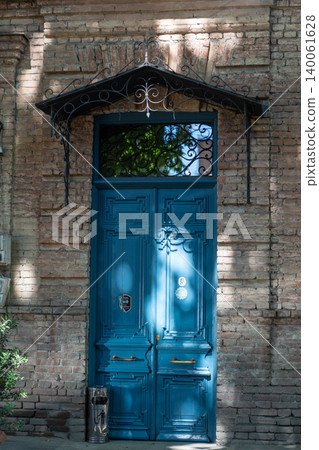 Old Tbilisi's architectural details 140061628
