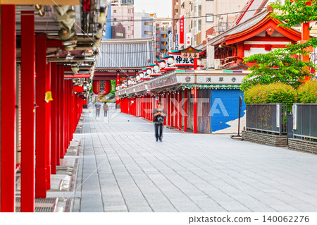淺草寺、仲見世商店街和雷門,晨景 淺草寺、仲見世商店街和雷門,晨景 140062276