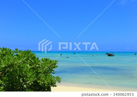 【沖繩縣】晴空萬裡之下，伊良部島（宮古島）澤田海灘 140062953