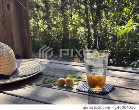 Ripe plum juice Ripe plum juice 140064356