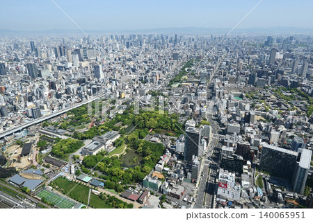 從阿倍野Harukas眺望大阪市梅田地區 從阿倍野Harukas眺望大阪市梅田地區 140065951