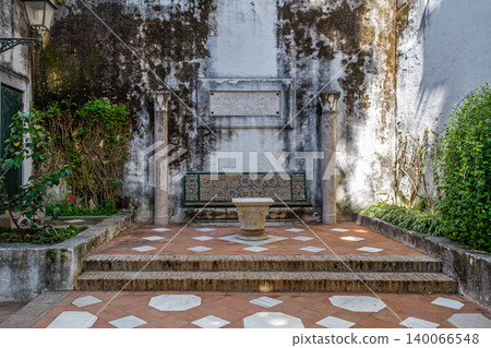 Quiet Mediterranean Courtyard Quiet Mediterranean Courtyard 140066548