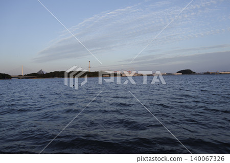 夕陽映照下的雲（八景島和海之公園） 140067326