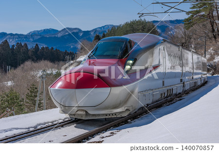 Winter on the Akita Shinkansen 140070857