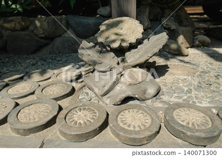 京都瑞禪寺原正門屋頂瓦片 京都瑞禪寺原正門屋頂瓦片 140071300