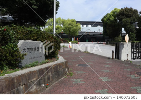 Ota Market 140072605
