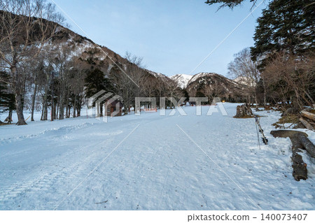 Snow-covered mountain climbing routes and surrounding areas of Mt. Nikko-Shirane Snow-covered mountain climbing routes and surrounding areas of Mt. Nikko-Shirane 140073407