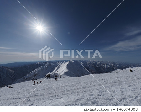 Mount Tanigawa in mid-February (Minakami Town, Gunma Prefecture and Yuzawa Town, Niigata Prefecture) Mount Tanigawa in mid-February (Minakami Town, Gunma Prefecture and Yuzawa Town, Niigata Prefecture) 140074308