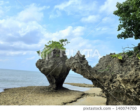 A tropical seaside power spot A tropical seaside power spot 140074700