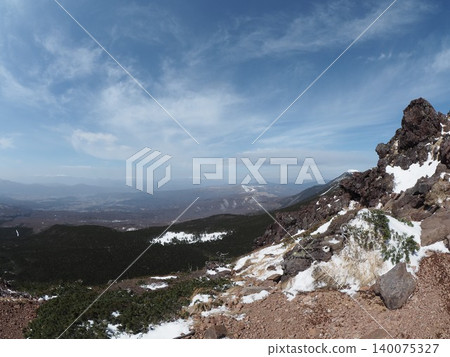 三月下旬,島又山和茶鬚山(長野縣智野市和佐久保町) 三月下旬,島又山和茶鬚山(長野縣智野市和佐久保町) 140075327