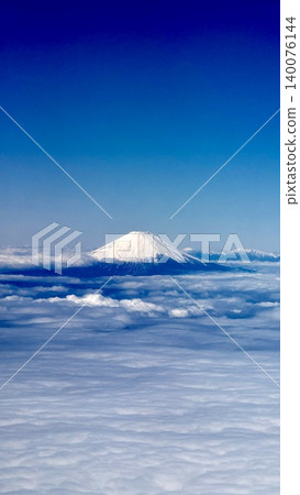 Mount Fuji and the Southern Alps from an airplane overlooking a sea of clouds Mount Fuji and the Southern Alps from an airplane overlooking a sea of clouds 140076144