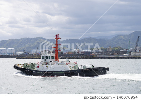 Ships operating at Fujisan Shimizu Port 140076954