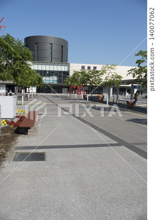 函館站,藍天映襯著它 函館站,藍天映襯著它 140077062