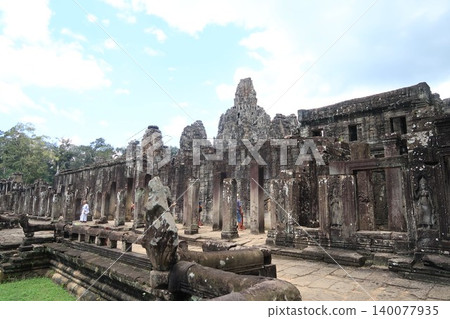 Angkor Wat Bayon Angkor Wat Bayon 140077935