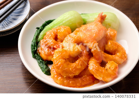 Large shrimp in chili sauce Large shrimp in chili sauce 140078331