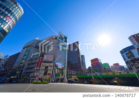 [Tokyo] June, morning in Nishi-Shinjuku 140078717