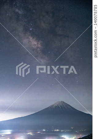 Mount Fuji and the Milky Way at Shindo Pass Mount Fuji and the Milky Way at Shindo Pass 140078785