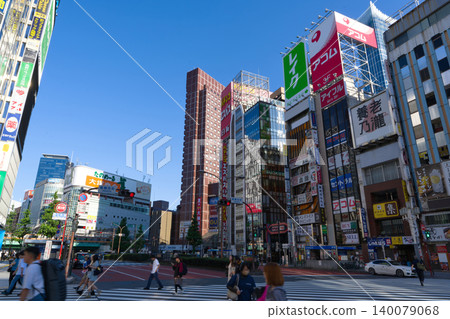 [Tokyo] June, morning in Nishi-Shinjuku 140079068