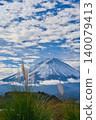 Lake Kawaguchiko and Mt. Fuji in autumn 140079413