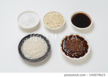 Salt koji and soy sauce koji and ingredients (salt, soy sauce, rice koji) Salt koji and soy sauce koji and ingredients (salt, soy sauce, rice koji) 140079625