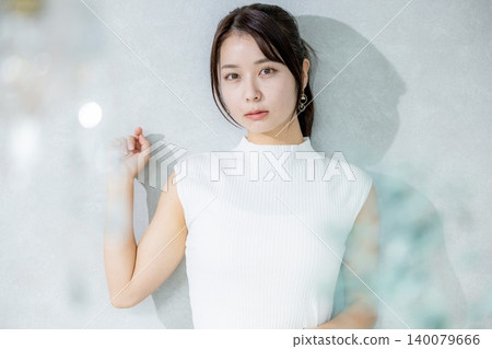 Young lady's portrait Young lady's portrait 140079666