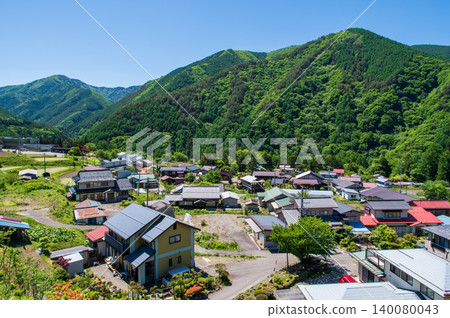 Nagawa, a rural area in Shinshu, during the fresh green season (Matsumoto City, Nagano Prefecture) Nagawa, a rural area in Shinshu, during the fresh green season (Matsumoto City, Nagano Prefecture) 140080043