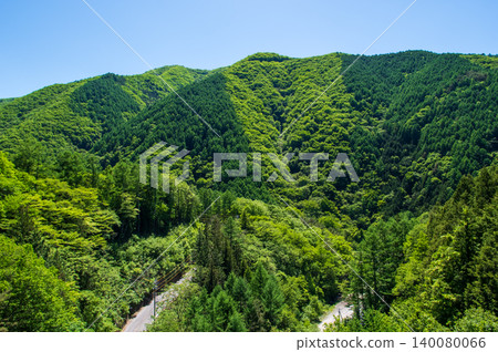 信州縣農村地區長川市,在綠意盎然的季節(長野縣松本市) 信州縣農村地區長川市,在綠意盎然的季節(長野縣松本市) 140080066