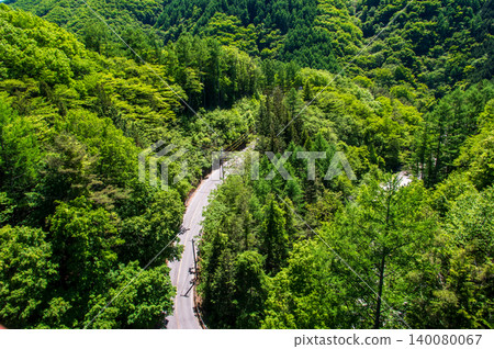 Nagawa, a rural area in Shinshu, during the fresh green season (Matsumoto City, Nagano Prefecture) Nagawa, a rural area in Shinshu, during the fresh green season (Matsumoto City, Nagano Prefecture) 140080067