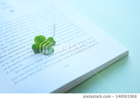 The season of fresh green leaves, a four-leaf clover The season of fresh green leaves, a four-leaf clover 140081908